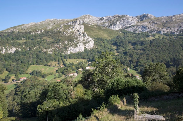 Paisaje de los Picos de Busampiro en Liérganes, Cantabria, ESPAÑA