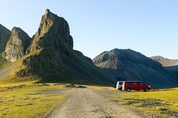 Foto paisaje de la playa de lava de hvalnes en el este de islandia