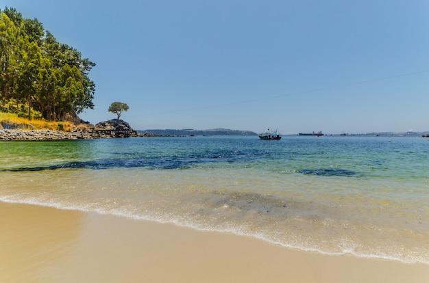 Paisaje de la playa de Ramuntcho en verano