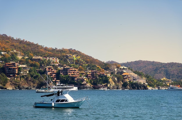 Paisaje de playa de Zihuatanejo en Guerrero