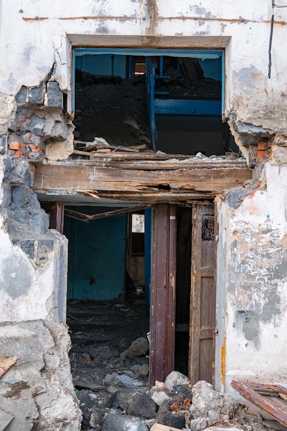 Paisaje de posguerra Edificio destruido Ruinas de guerra Ciudad destruida después del bombardeo Ciudad muerta Edificios bombardeados Edificios de escombros Destrucción de guerra