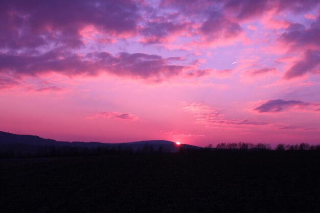 Foto paisaje rural al atardecer