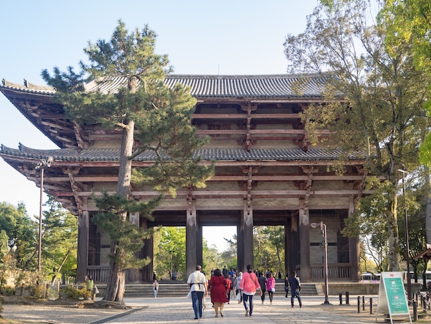 Paisaje del templo Todai-ji en Nara, Japón.