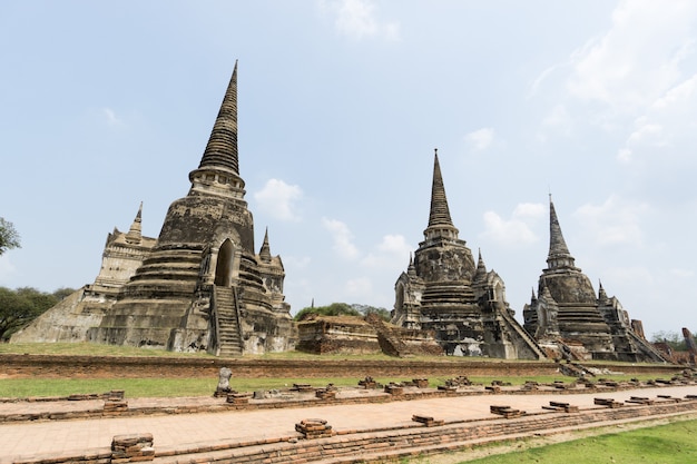 Paisaje de templos antiguos en Tailandia