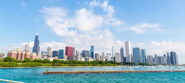 Paisaje urbano de Chicago en un día de verano, Illinois, Estados Unidos.