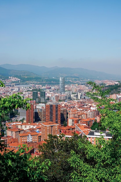 Foto paisaje urbano de la ciudad de bilbao españa destino de viaje