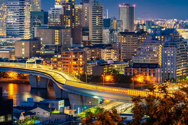 Paisaje urbano de Fukuoka kyushu puesta del sol