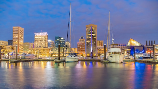 Paisaje urbano del horizonte del centro de la ciudad de Baltimore de Estados Unidos