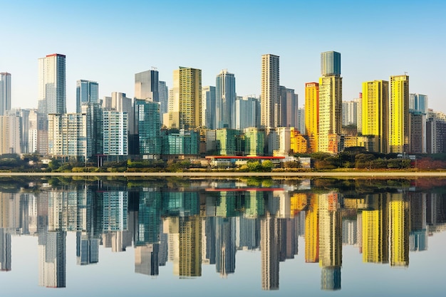 Paisaje urbano moderno con torres icónicas