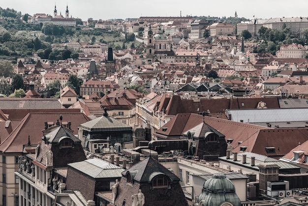 Paisaje urbano de Praga visto desde el Ayuntamiento de la Ciudad Vieja de Praga República Checa