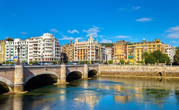 Paisaje urbano de San Sebastián o Donostia España el País Vasco