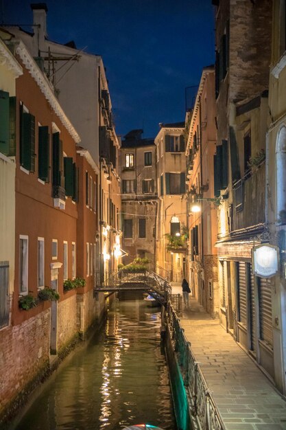 Foto paisaje urbano de venecia en la noche