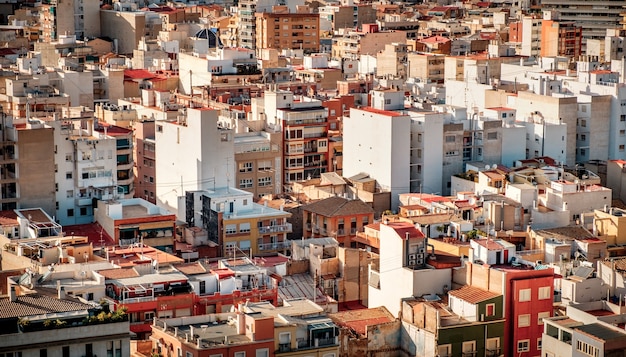 Paisaje urbano de una vieja ciudad europea. Vista de pájaro