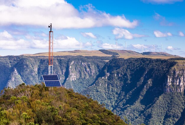 Paisaje de valle y montaña en el sur del estado de Santa Catarina, Brasil