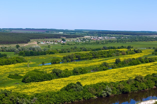 Paisaje en el valle del río Don en Rusia central