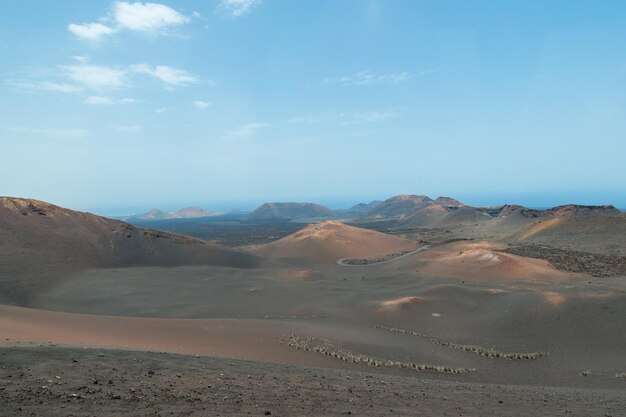 Paisaje volcánico del Parque Natural de Timanfaya en Lanzarote