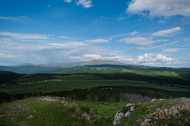 paisajes impresionantes mientras viaja en el verano Altai