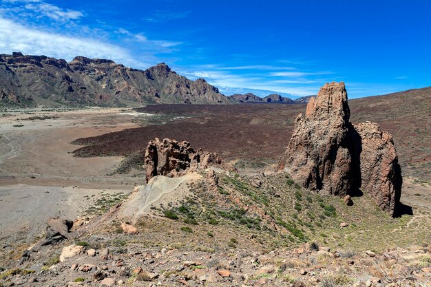 Paisajes marcianos cerca del volcán Teide en la isla de Tenerife