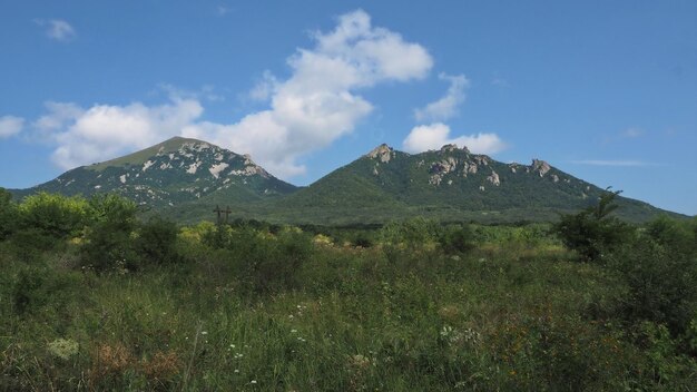 Paisajes de montaña del Cáucaso del Norte, Monte Beshtau. Piatigorsk, Rusia.