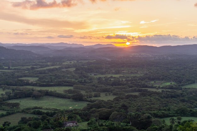 Paisajes en el Valle de Yumuri en la provincia de Matanzas Cuba, hermosas vistas desde una montaña