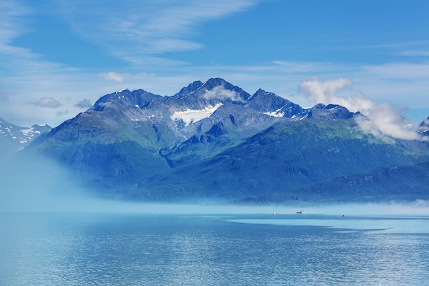 Paisajes de verano inusuales de Alaska, Estados Unidos.