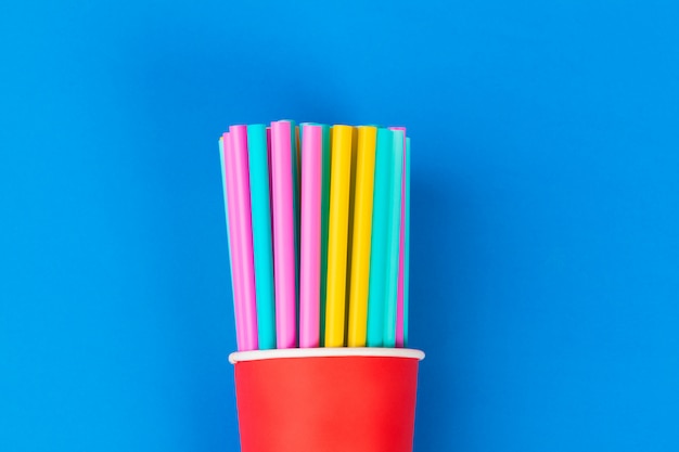 Pajitas de colores para bebidas refrescos en color