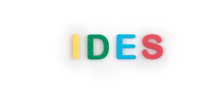 Foto palabra idus hecha de letras aisladas en el fondo