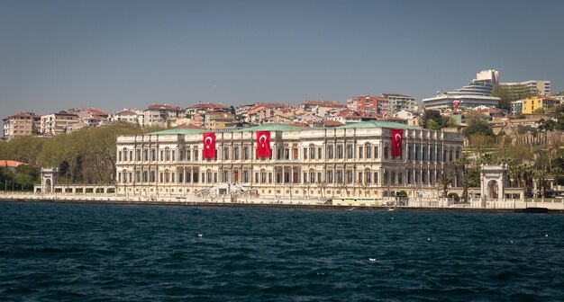 Palacio de Ciragan en la ciudad de Estambul Turquía