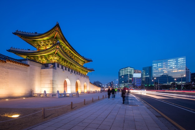 Palácio de Gyeongbokgung, frente do portão de Gwanghuamun, no centro de Seul, Coréia do Sul. Nome do palácio 'Gyeongbokgung'