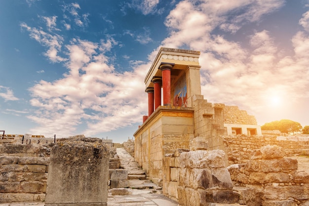 Palácio de Minos restaurado entrada norte cidade antiga de Knossos Heraklion Creta