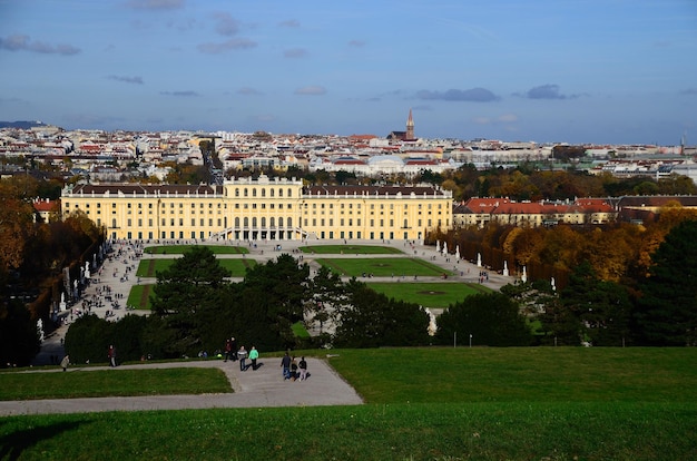 Palácio de Schoenbrunn em viena no outono