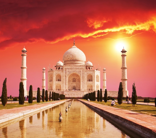 Palácio do Taj Mahal na Índia ao amanhecer