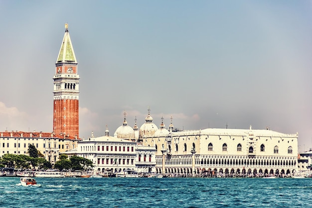 Palácio dos Doges e Piazza San Marco vista do Canal Grande