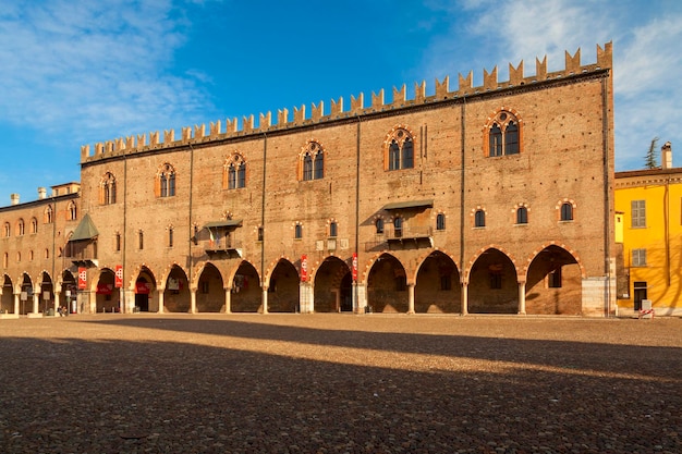 Palacio ducal en la ciudad de mantua