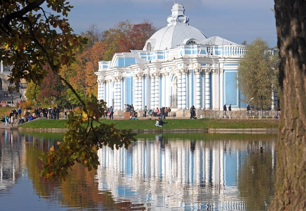 El palacio del gran palacio en st. petersburgo