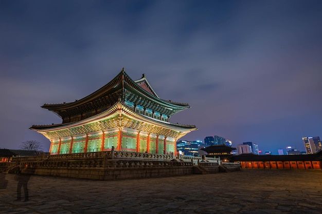 Palácio Gyeongbokgung à noite é lindo Seul, Coreia do Sul