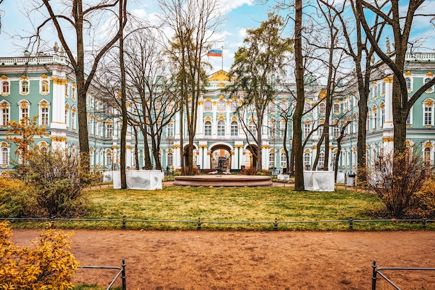 Palacio de Invierno y Museo del Hermitage. San Petersburgo. Rusia.