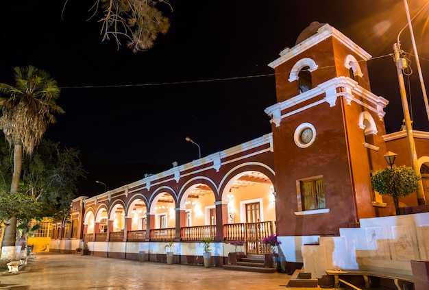 Palácio na cidade oásis de huacachina, no peru