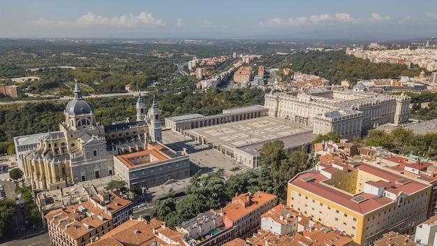 Palácio Real de Madrid e Catedral de la Almudena, vista aérea