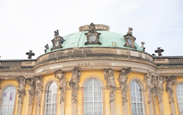 Palácio Sanssouci, principal atração do Parque Sanssouci, palácio de verão do rei Frederico.