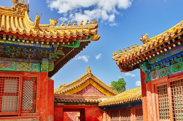 Palacios, pagodas dentro del territorio del Museo de la Ciudad Prohibida en Beijing en el corazón de la ciudad, China.