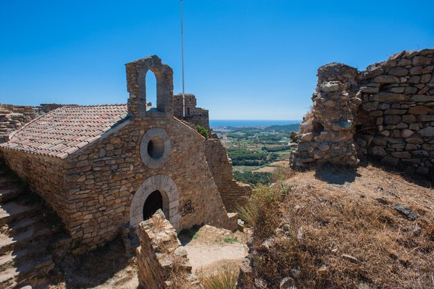 Palafolls do castelo medieval na região da Costa Brava da Espanha.