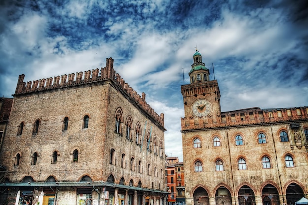 Palazzo dei Notai y Palazzo d'Accursio en Bolonia Italia