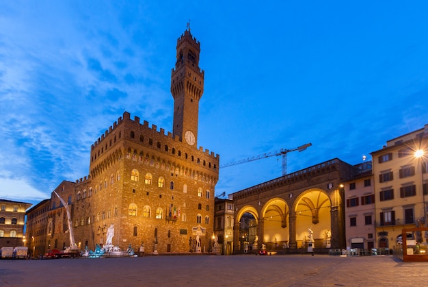 Palazzo Vecchio bei Nacht beleuchtet, Florenz, Toskana, Italien