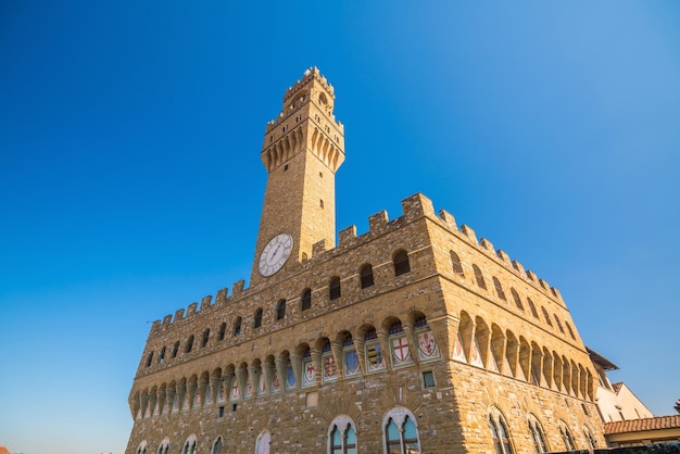 Palazzo Vecchio en Florencia Italia con cielo azul