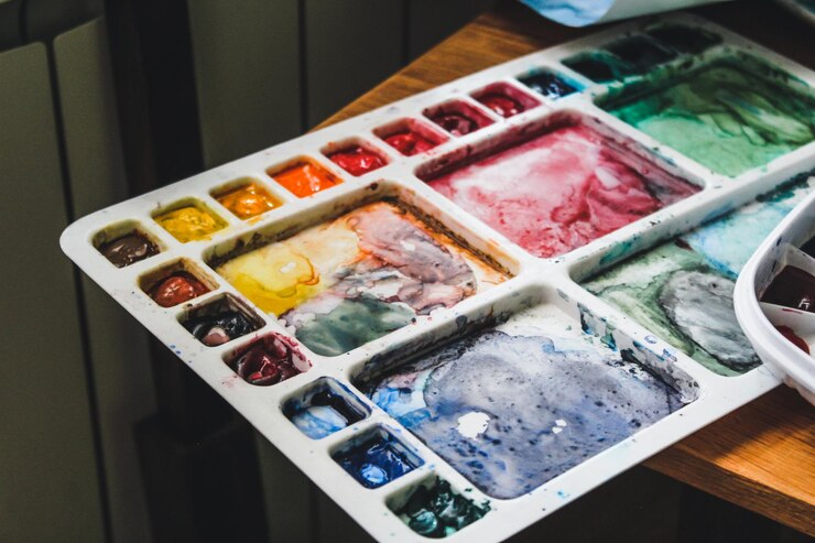 Paleta con pinturas de acuarela