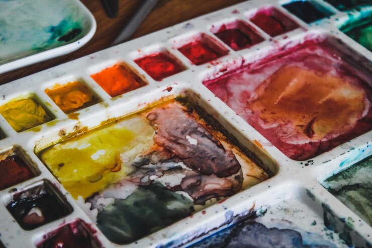 Una paleta para pinturas de acuarela.