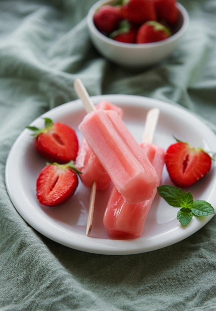 Paletas De Helado De Fresa