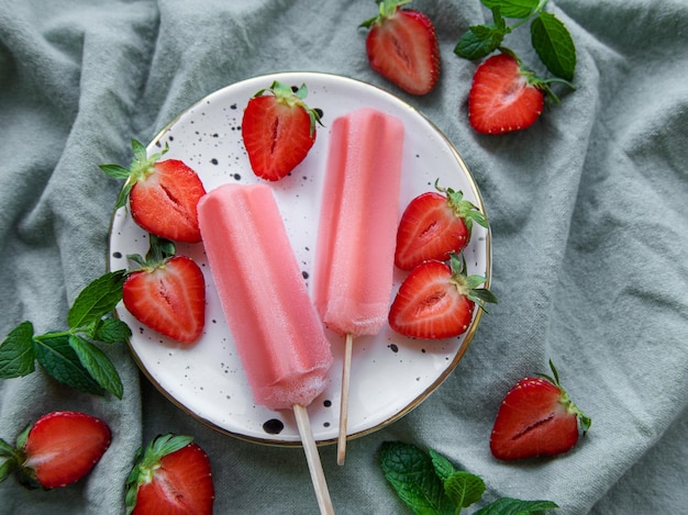 Paletas De Helado De Fresa