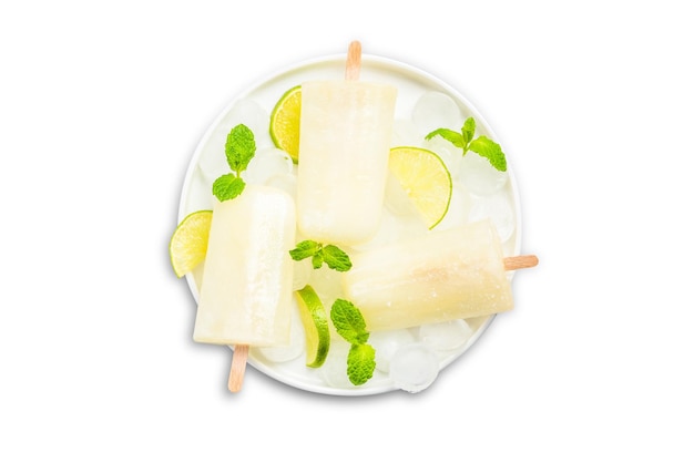 Paletas de jugo de lima y limón aisladas en blanco